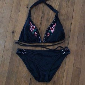 Becca embroidered floral bikini L / D cup